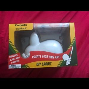 Kidrobot x Crayola  DYI Labbit new (Rare)